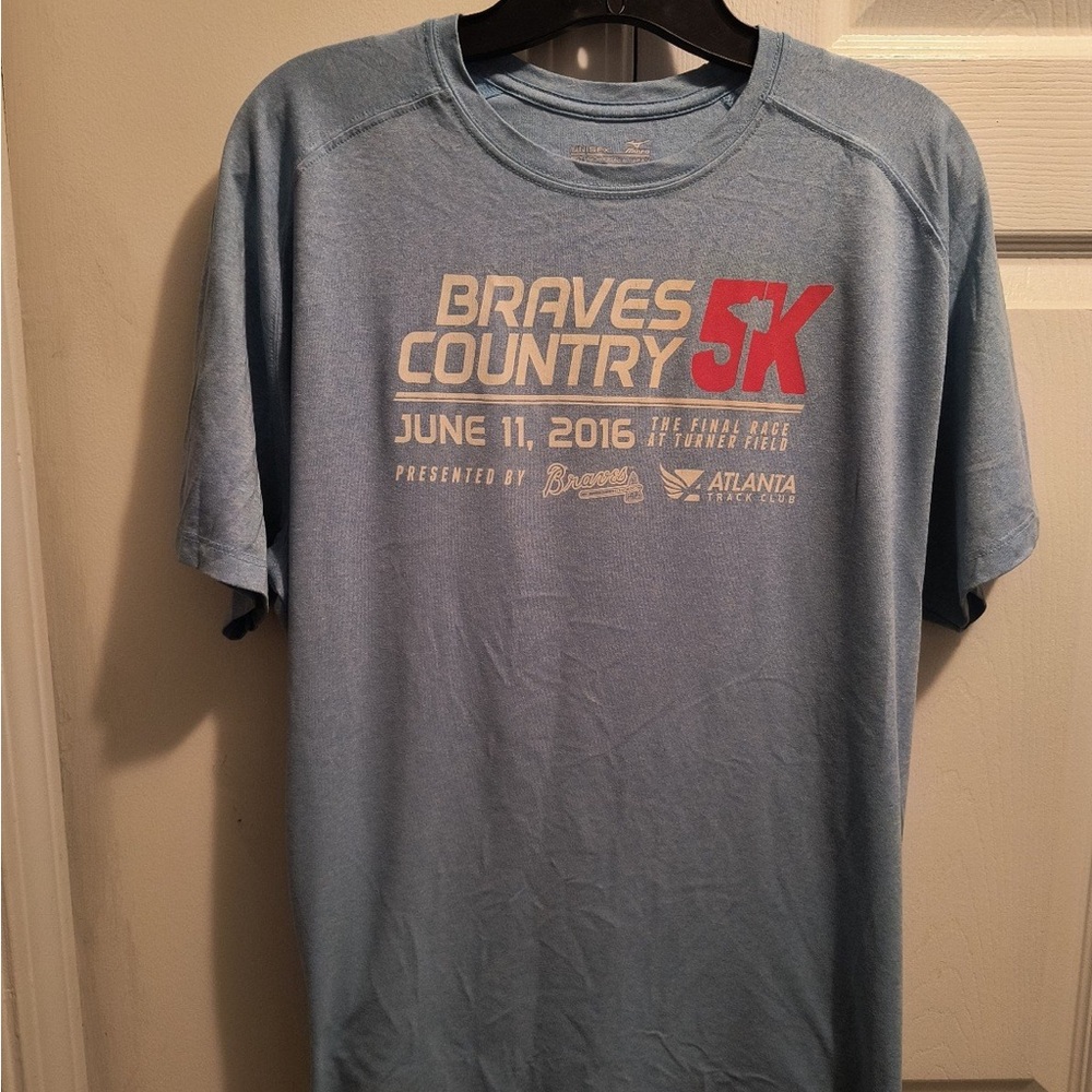 Braves Country 5K MLB Mizuno light weight breathable Unisex size Medium T-Shirt.